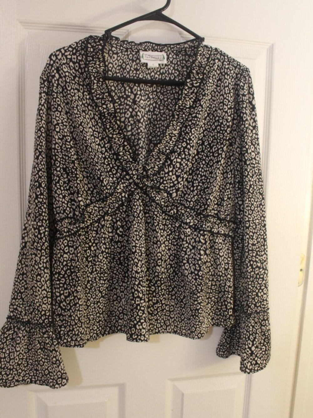 LoveRiche SKU318 Black & Cream Animal Print Blouse